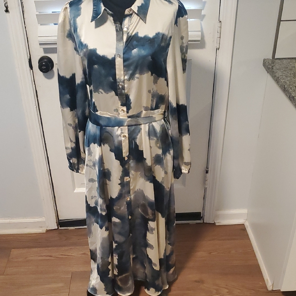 Spicy Sugar Elegant Blue and White Women's Dress NWT.